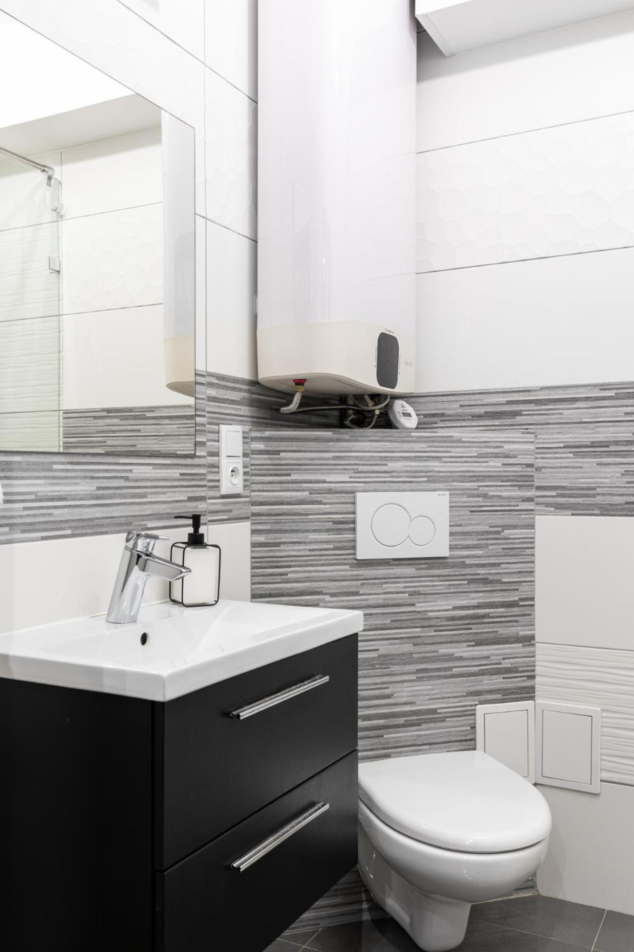 Apartamenty Premium, Faktura Vat, Zrodlowa Centrum Parter Ground Floor Parking Super Lokalizacja Two Bedrooms Kitchen 50 M2 เคียลเซ ภายนอก รูปภาพ